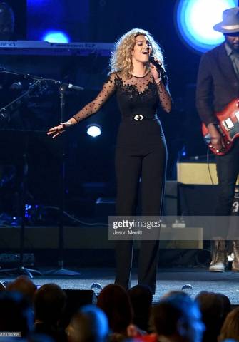 Grammys-Best-New-Artist-Nominee-Tori-Kelly-wearing-CRISTALLINI-at-MusiCares-in-Los-Angeles-1-335x480